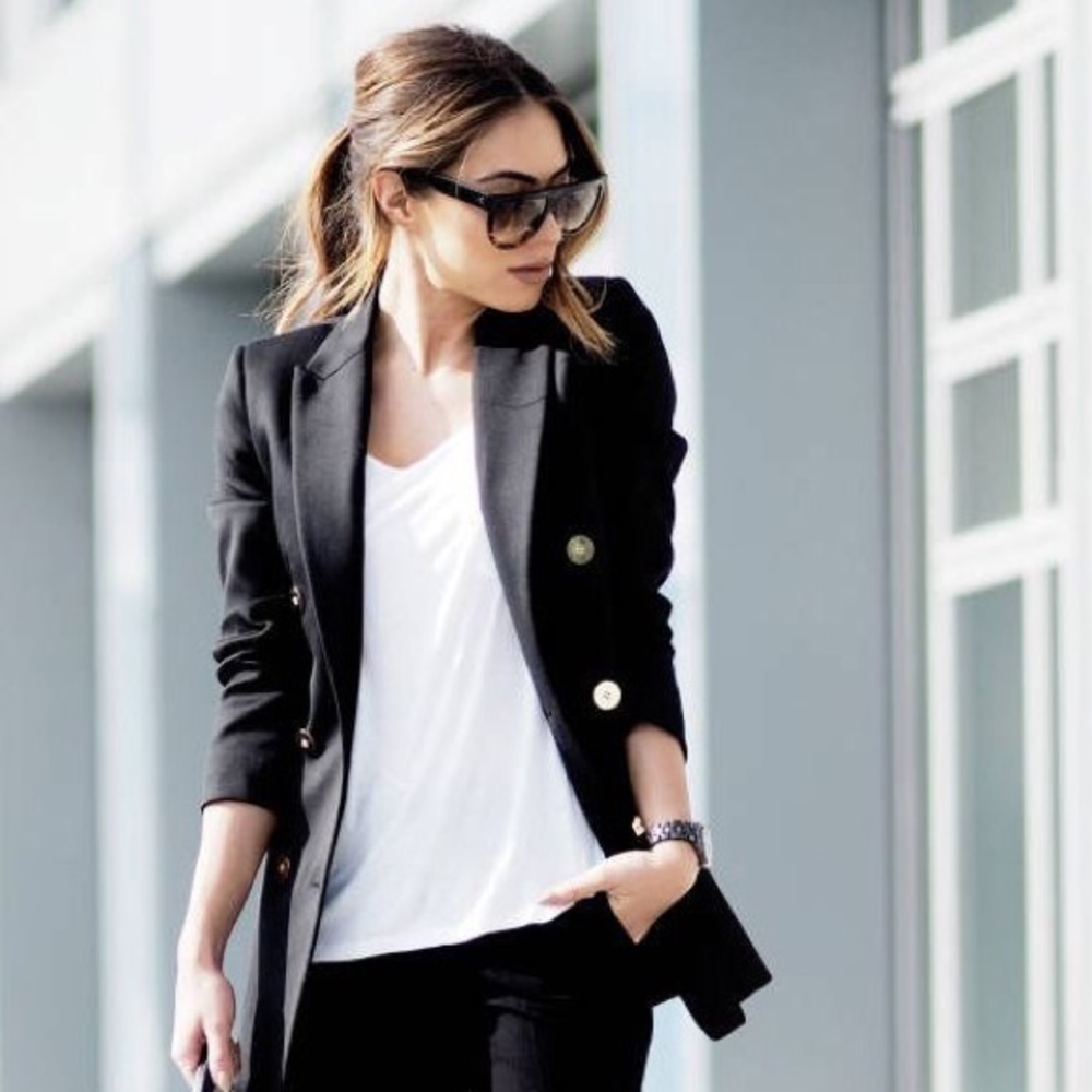 RESTOCKED ✨ white v neck tee shirt front pocket - Picture 6 of 7